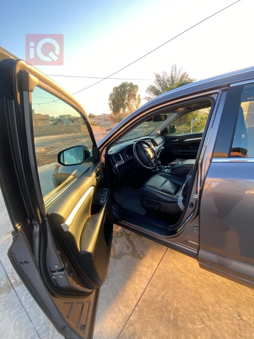 تۆیۆتا هایلاندەر